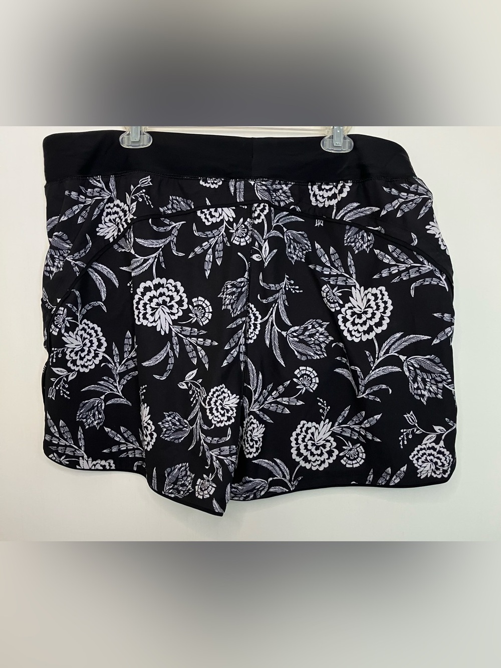 Lands End SunShade UPF 50 Board Shorts with Pant Black White  Tropical Sz 22W - Picture 3 of 8
